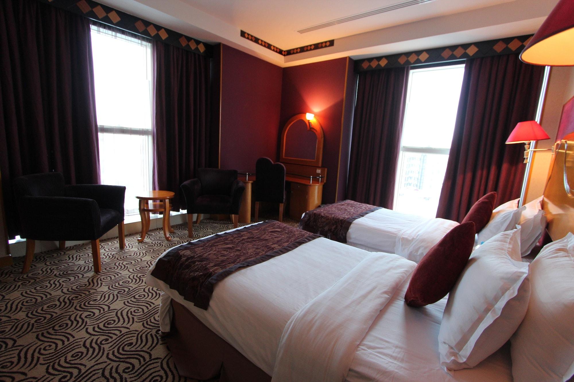 Awaliv International Hotel Ta'if Exteriör bild A room at the hotel