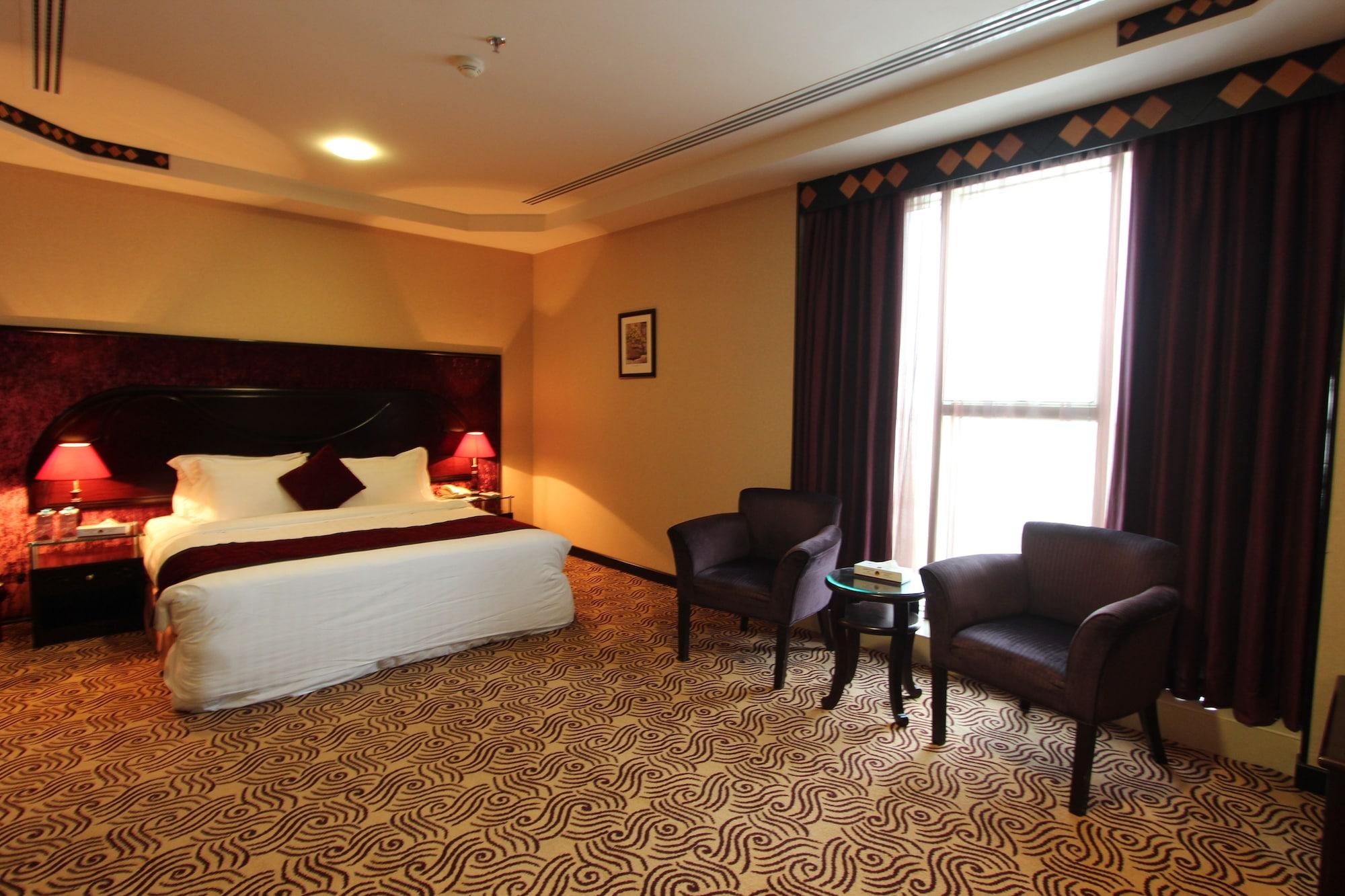 Awaliv International Hotel Ta'if Exteriör bild A room at the hotel