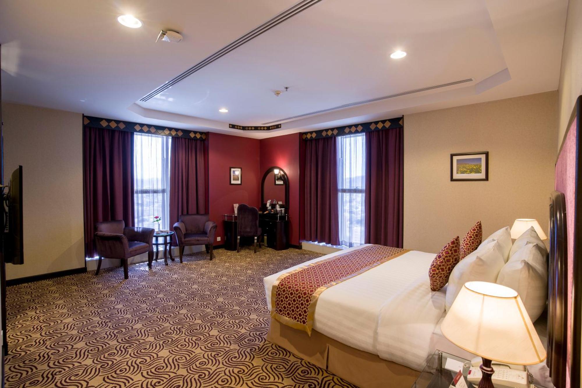 Awaliv International Hotel Ta'if Rum bild A suite at the hotel