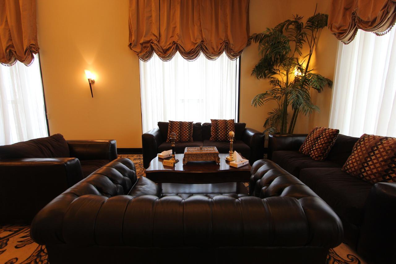 Awaliv International Hotel Ta'if Exteriör bild The lobby of the hotel