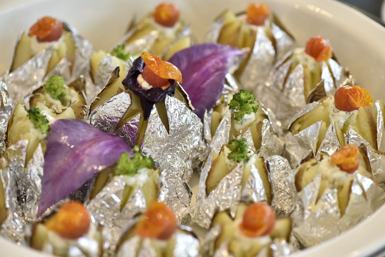 Awaliv International Hotel Ta'if Exteriör bild Indian sweets