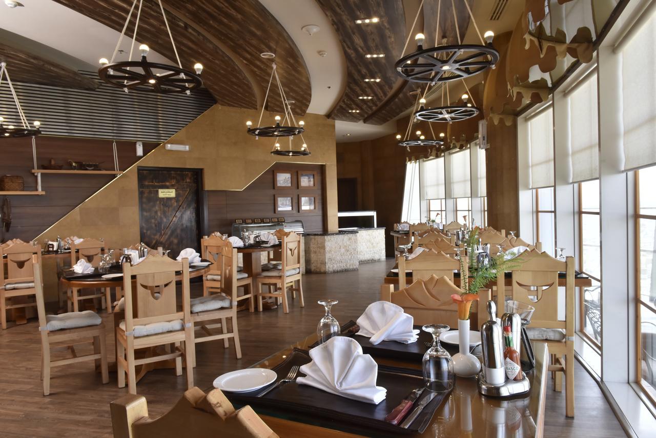 Awaliv International Hotel Ta'if Exteriör bild The restaurant