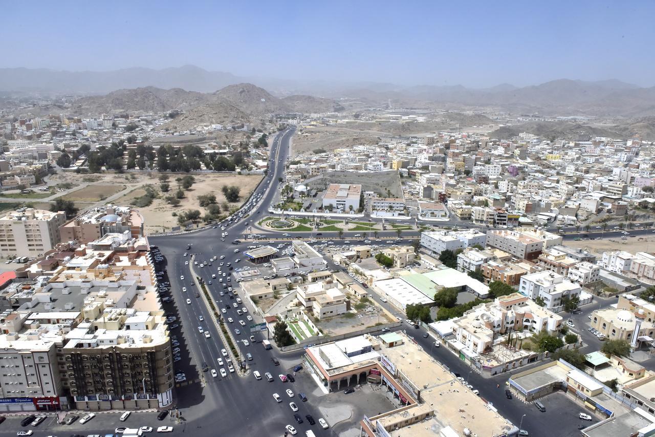 Awaliv International Hotel Ta'if Exteriör bild Aerial view of Makkah